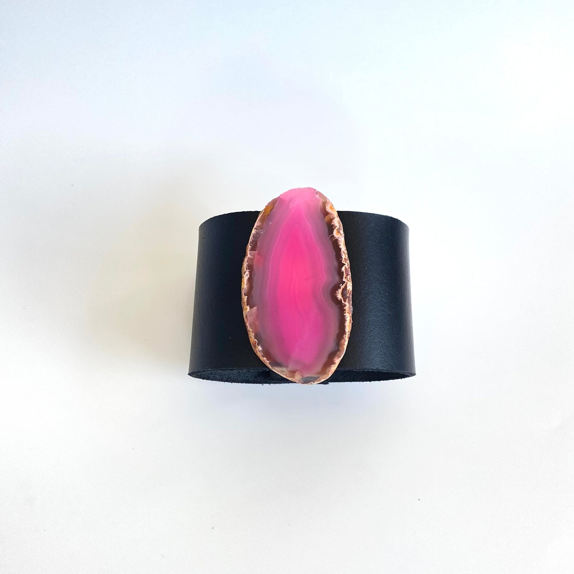 Brazalete Negro Ágata Fucsia