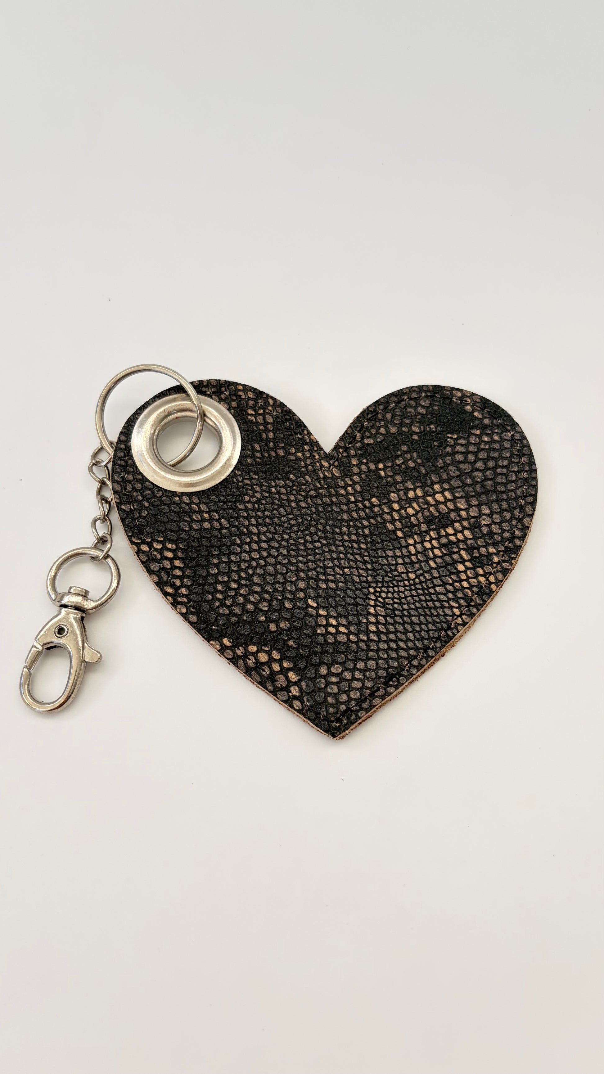 Llavero de cuero corazón Animal print Snake
