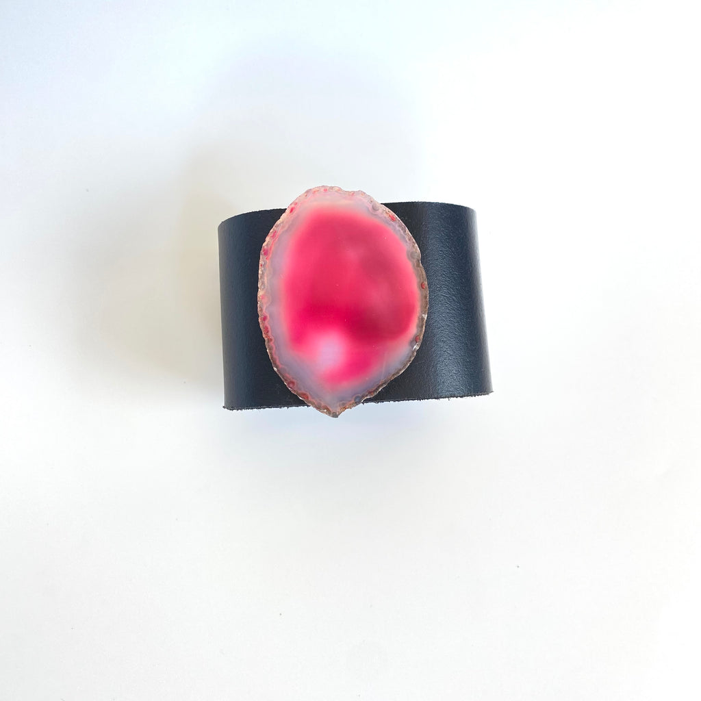 Brazalete Negro Ágata Fucsia